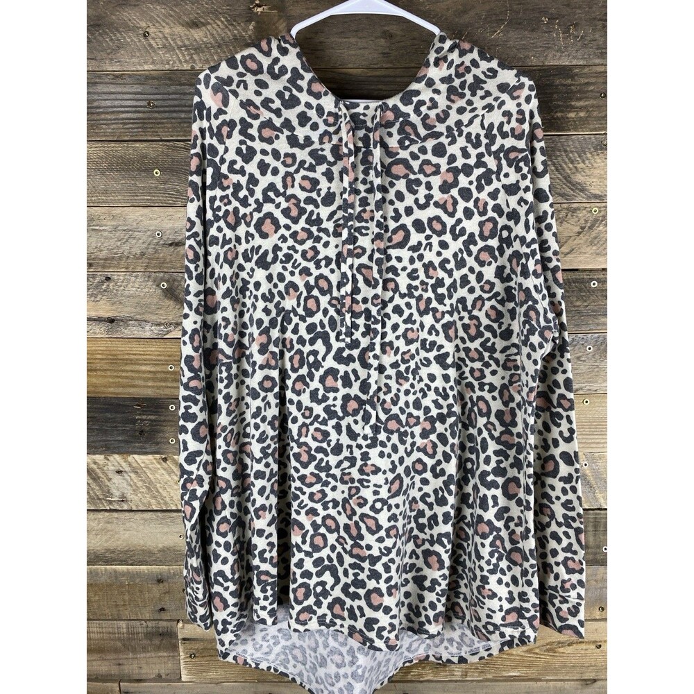 Celeste Women Plus Sz 2XL Pink/Gray Animal Print Long Sleeve Hooded Top